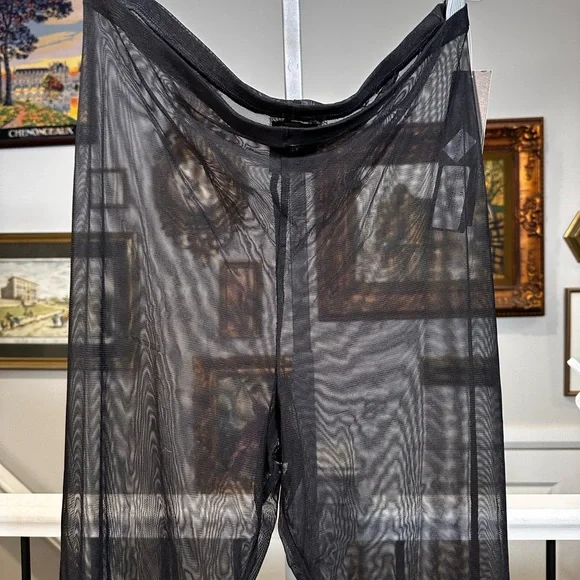 NWT Sympli Black Mesh Barely Legging LONG Size
14 Sheer Layering Made in Canada - Picture 6 of 11